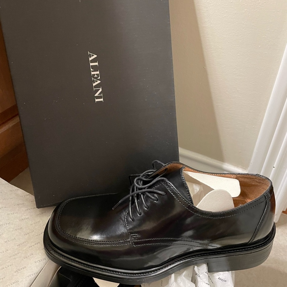 Alfani men’s dress shoes - brand new.